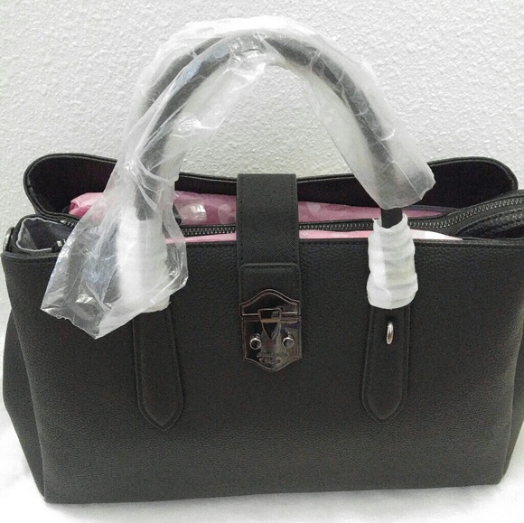 Samantha Thavasa Bags Samantha Vega Handbag Poshmark Samantha Thavasa Bags Samantha Vega Handbag Poshmark